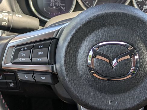 Used 2017 MAZDA MX-5 Miata Grand Touring RWD image 12