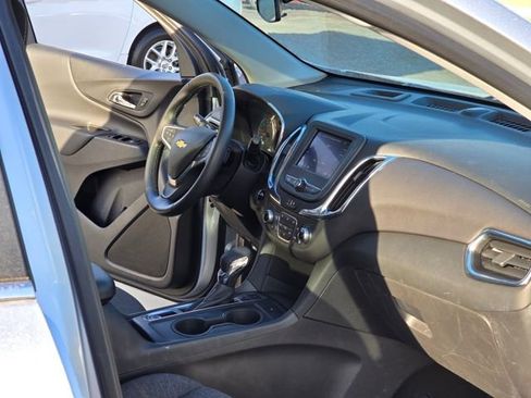 Used 2022 Chevrolet Equinox LT image 25