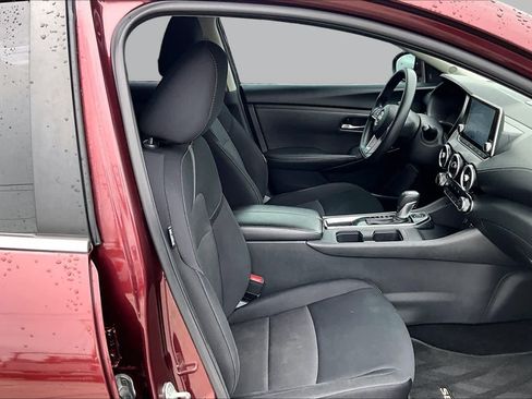 Used 2024 Nissan Sentra SV FWD image 9