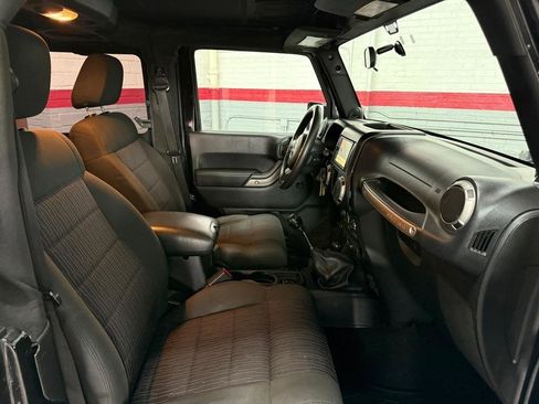 Used 2012 Jeep Wrangler Sport AWD/4WD image 9