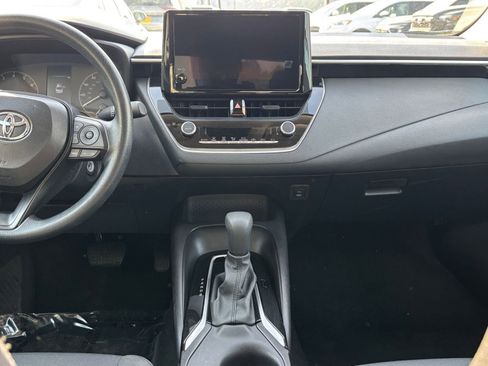 Used 2025 Toyota Corolla LE image 23