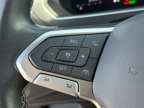 Used 2023 Volkswagen Tiguan SE w/ Panoramic Sunroof Package AWD/4WD image 16