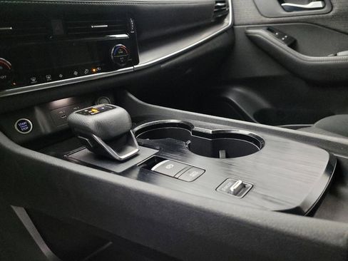 Used 2021 Nissan Rogue SV FWD image 26