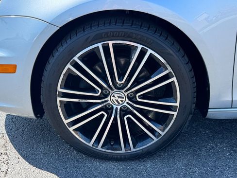 Used 2014 Volkswagen Eos FWD image 9