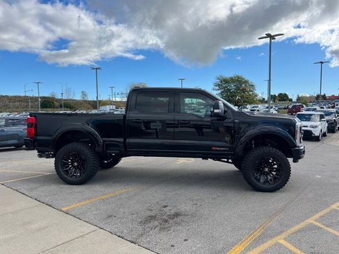 New 2026 Ford F250 Lariat w/ Black Appearance Package image 5