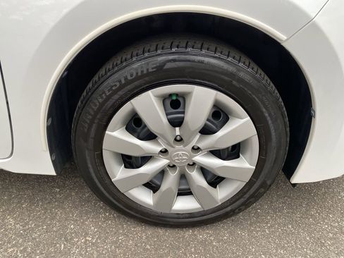 Used 2015 Toyota Corolla LE image 20