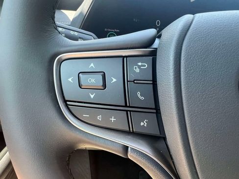 New 2026 Lexus UX 300h AWD image 22