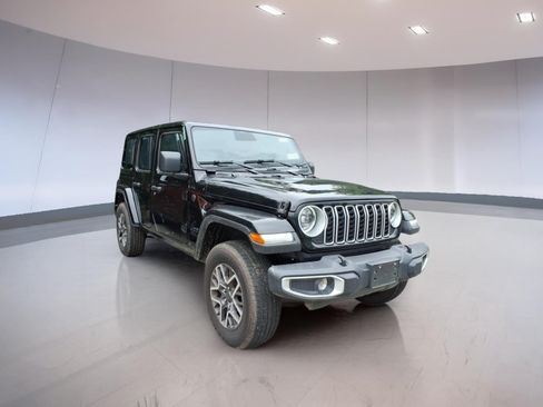 Used 2026 Jeep Wrangler Unlimited Sahara AWD/4WD image 1