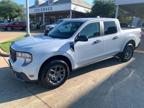 Used 2025 Ford Maverick XLT w/ Equipment Group 302A image 3