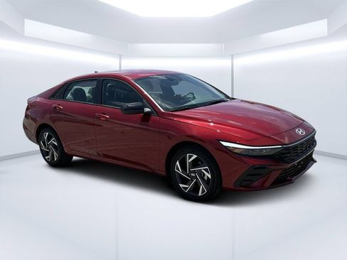 New 2025 Hyundai Elantra SEL FWD image 1