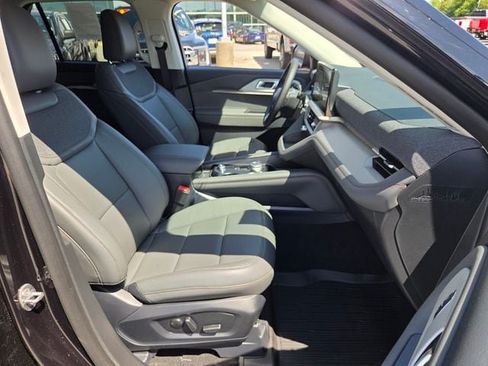 New 2026 Ford Explorer Active w/ Active Comfort Package RWD image 46