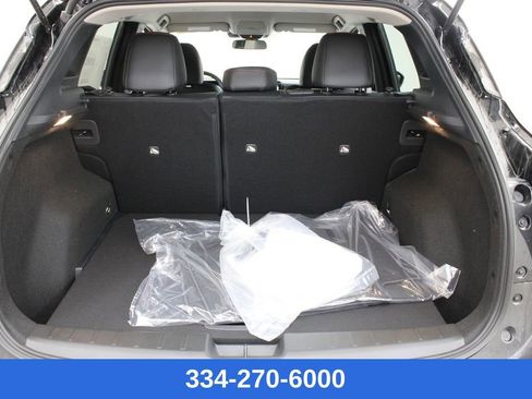 New 2026 Nissan Kicks SR image 25