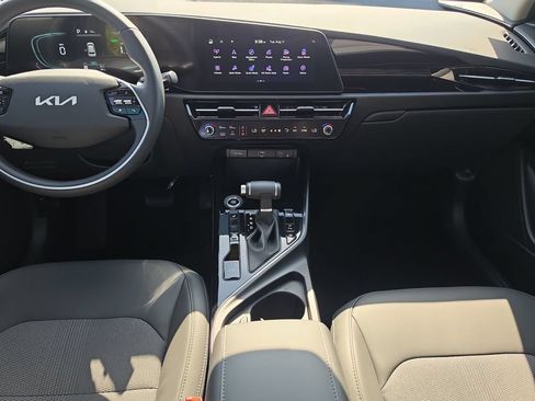 New 2026 Kia Niro EX FWD image 14