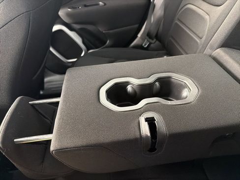 Used 2018 Jeep Renegade Latitude w/ UConnect 8.4 Nav Group image 36