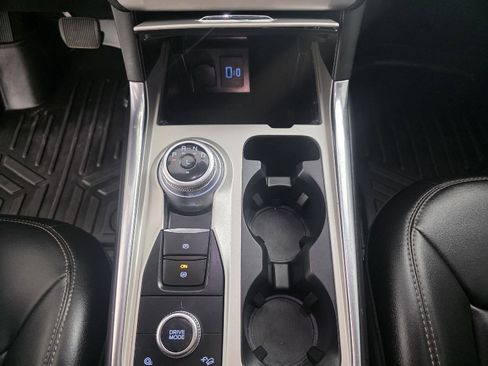 Used 2023 Ford Explorer XLT w/ Equipment Group 202A image 37