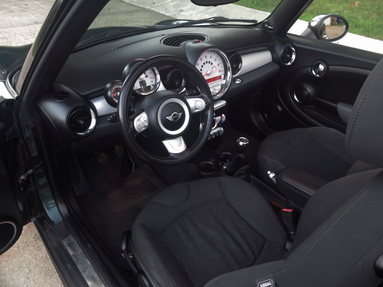 Used 2010 MINI Cooper Convertible FWD image 7