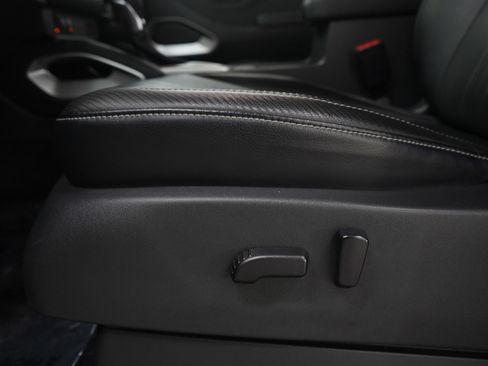 Used 2023 Nissan Frontier SV w/ SV Premium Package image 24