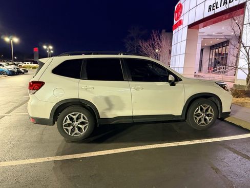 Used 2021 Subaru Forester Premium image 8