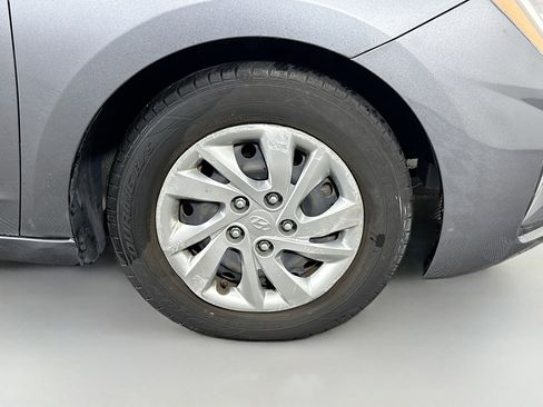 Used 2019 Hyundai Elantra SE w/ Cargo Package image 31