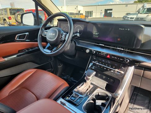 Used 2023 Kia Carnival SX Prestige image 41