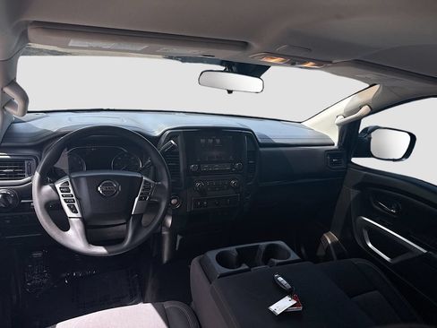 Used 2022 Nissan Titan SV RWD image 22