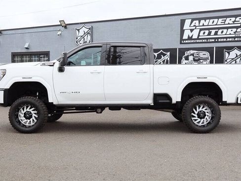 Used 2025 GMC Sierra 3500 AT4 w/ AT4 Premium Plus Package AWD/4WD image 2