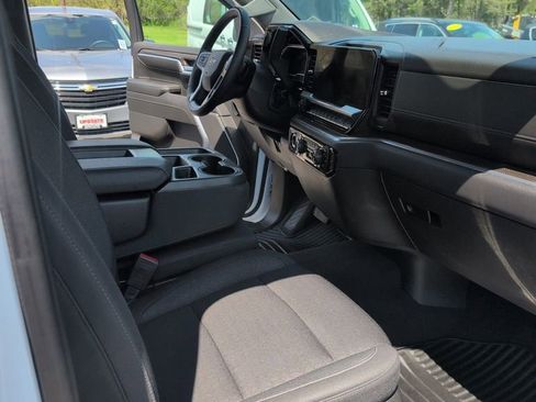 Used 2023 Chevrolet Silverado 1500 LT AWD/4WD image 18