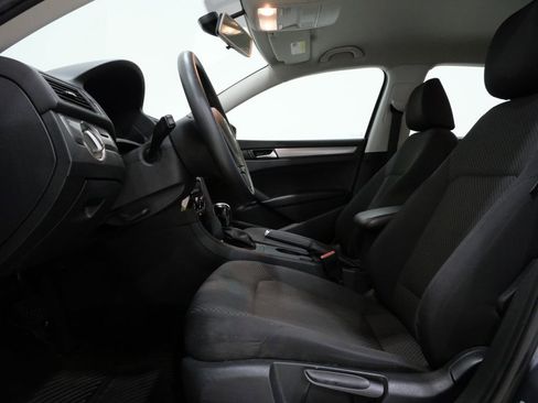 Used 2013 Volkswagen Passat 2.5 S image 12