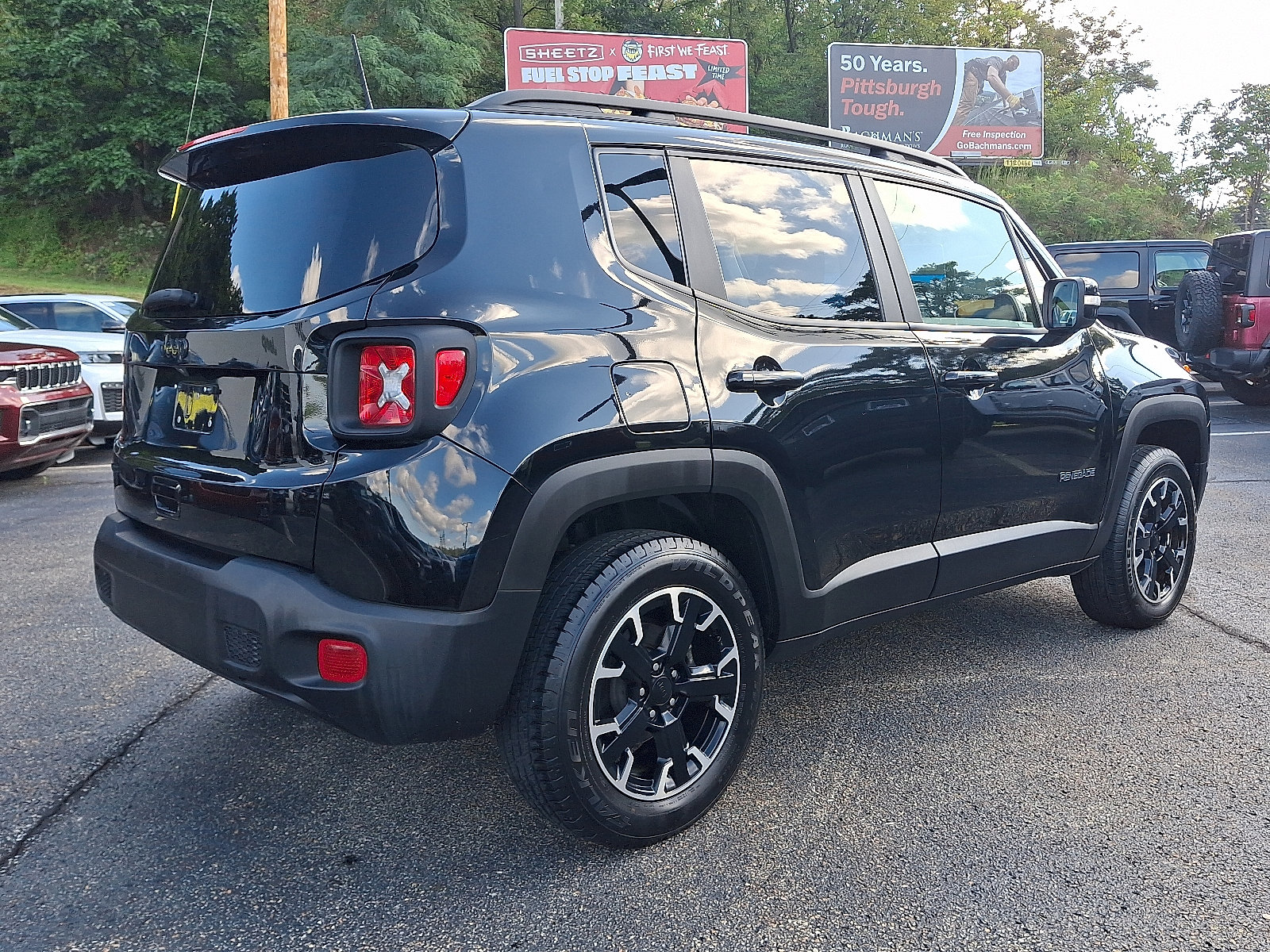 Certified 2023 Jeep Renegade Latitude AWD/4WD image 4
