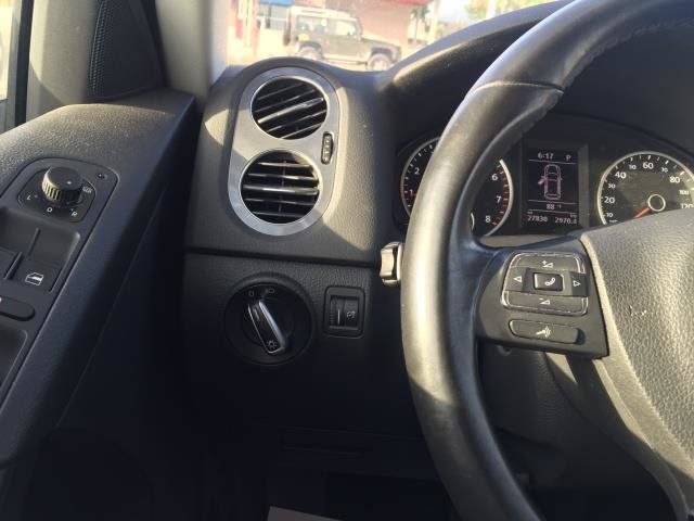 Used 2013 Volkswagen Tiguan S FWD image 17