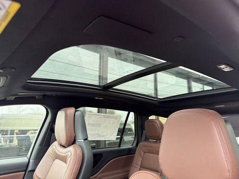New 2026 Lincoln Aviator Reserve image 11