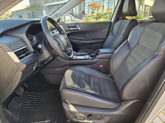 Used 2025 Mitsubishi Outlander SE AWD/4WD image 22