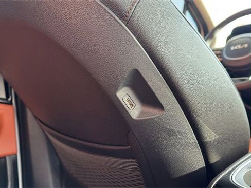 Used 2024 Kia Carnival SX Prestige image 20