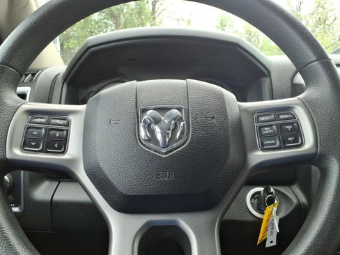 Used 2023 RAM 1500 Classic SLT AWD/4WD image 12