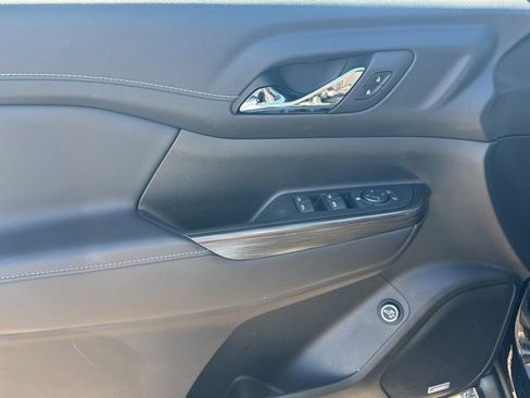 Used 2023 GMC Acadia SLT w/ LPO, Floor Liner Package image 11