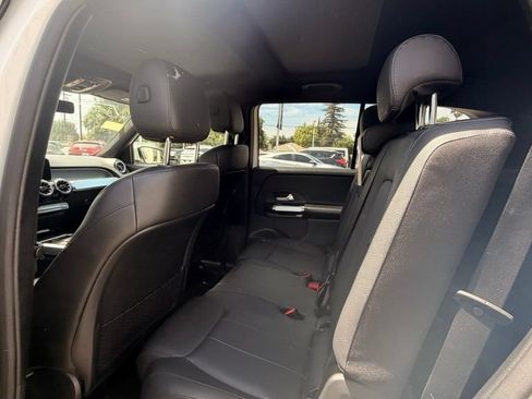 Used 2023 Mercedes-Benz GLB 250 image 7