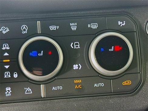 Used 2025 Land Rover Defender 110 V8 image 23