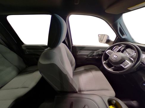 Used 2021 RAM 2500 Big Horn image 42