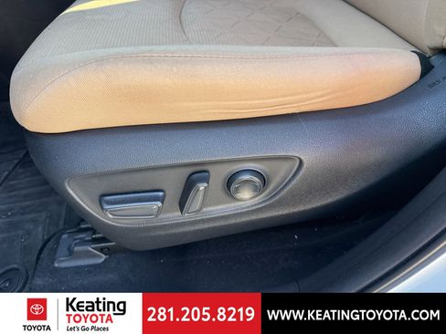 Used 2021 Toyota RAV4 XLE image 11