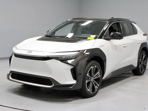 Used 2023 Toyota bZ4X AWD w/ Weather Package image 9