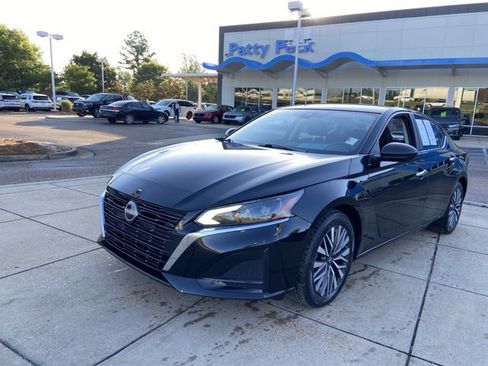 Used 2024 Nissan Altima 2.5 SV FWD image 4