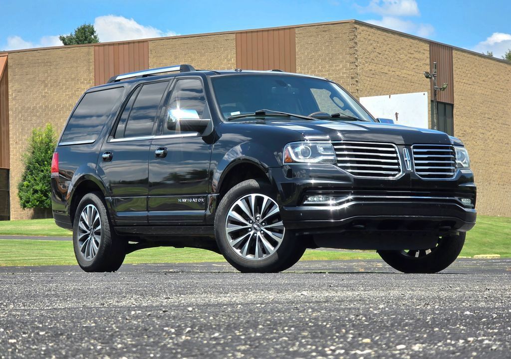 Used 2015 Lincoln Navigator 4WD image 1