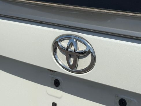 Used 2019 Toyota RAV4 Limited w/ Advanced Technology Package FWD image 8