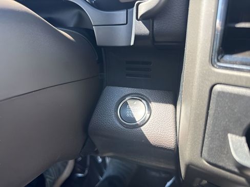 Used 2021 Ford Expedition XLT RWD image 24