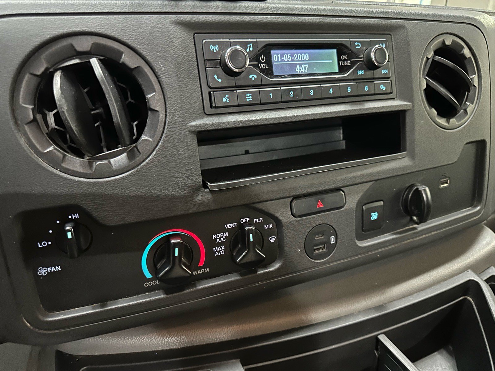 Certified 2024 Ford E-350 and Econoline 350 Super Duty w/ Power Windows & Locks Group RWD image 34