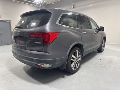 Used 2018 Honda Pilot Touring image 5