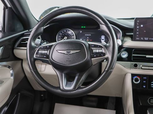 Used 2025 Genesis G70 2.5T image 12