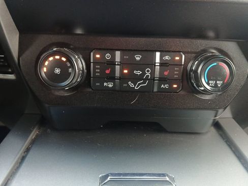 Used 2019 Ford F250 XLT w/ XLT Premium Package AWD/4WD image 4