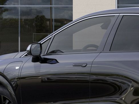 New 2025 Cadillac Optiq Luxury 1 w/ LPO, ONYX Package image 12