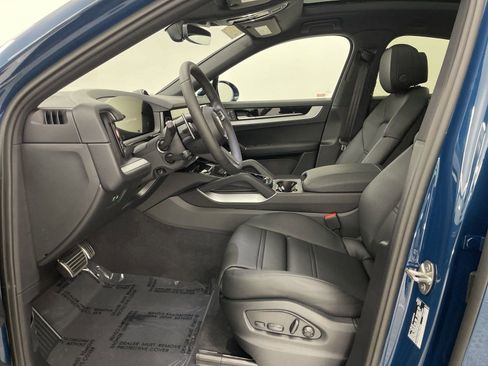 New 2025 Porsche Cayenne Coupe image 5